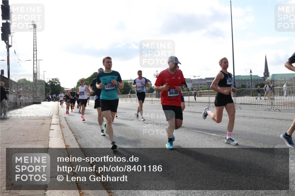 29.06.2025 - hella hamburg halbmarathon Lena Gebhardt http://msf.ph/oto/8401186 29.06.2025 09:49:01 Lombardsbrücke 12091, 17723, 9640, 1087, 1042, 1571, 1600, 1603, 2044, 2262, 2399, 2707, 2797, 3480, 3547, 4062, 4359, 4381, 5003, 5050, 5124, 5307, 5889, 6037, 6047, 6149, 6771, 6993, 7109, 7152, 7154, 7310, 7482, 7743, 7981, 8002, 8121, 8358, 8571, 9640, 9643, 10190, 10369, 10451, 10738, 10877, 11106, 11177, 11423, 11447, 11952, 12044, 12088, 12091, 12168, 12739, 13064, 13137, 13158, 13190, 13372, 13755, 13900, 13940, 14075, 14311, 14603 meine-sportfotos.de