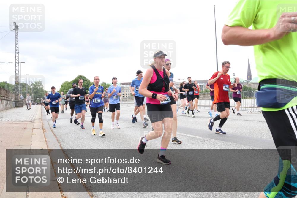 29.06.2025 - hella hamburg halbmarathon Lena Gebhardt http://msf.ph/oto/8401244 29.06.2025 10:58:08 Lombardsbrücke 135, 1139, 13, 9180, 6337, 8352, 107, 13218, 943, 3191, 1001, 1123, 1242, 1248, 1388, 1845, 2015, 2043, 2169, 2273, 2275, 2451, 2567, 2900, 3191, 3540, 3644, 3936, 3954, 4059, 4117, 4429, 4521, 4830, 5104, 5676, 5782, 5988, 6316, 6337, 6825, 6916, 7172, 7193, 7262, 7556, 7617, 7664, 7783, 7977, 7990, 8076, 8159, 8439, 8440, 8441, 8442, 8474, 8512, 8713, 8773, 8888, 9059, 9123, 9180, 9239, 9319, 9394, 9398, 9436, 9481, 9613, 9636, 9832, 10498 meine-sportfotos.de