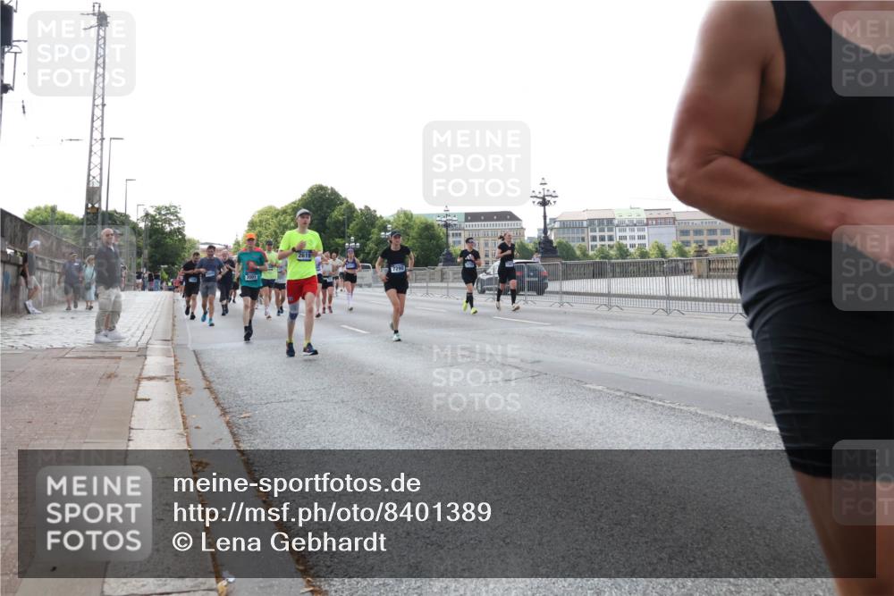 29.06.2025 - hella hamburg halbmarathon Lena Gebhardt http://msf.ph/oto/8401389 29.06.2025 10:03:20 Lombardsbrücke 3001, 2619, 7290, 1114, 1135, 1138, 1161, 1414, 1450, 1482, 1885, 2594, 2619, 2683, 2780, 2782, 2810, 3572, 4204, 4307, 4511, 4613, 4665, 4904, 5384, 5464, 6208, 6217, 6391, 6453, 6997, 7210, 7211, 7277, 7278, 7279, 7290, 7706, 7935, 8481, 8483, 8614, 9439, 9453, 10824, 11556, 11935, 12169, 12177, 12211, 12212, 12377, 12422, 12843, 12908, 13036, 13474, 13664, 13732, 13793, 13857, 13874, 13976, 14224, 15539, 15643, 16371, 17226, 17550, 18028 meine-sportfotos.de
