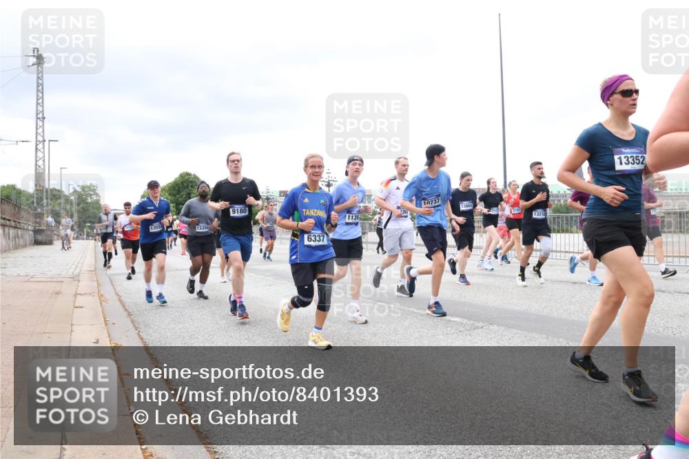 29.06.2025 - hella hamburg halbmarathon Lena Gebhardt http://msf.ph/oto/8401393 29.06.2025 10:58:09 Lombardsbrücke 9180, 10737, 13804, 13553, 1139, 263, 7172, 3191, 13218, 13553, 13358, 6337, 13352, 1001, 1123, 1248, 1388, 1845, 2015, 2043, 2169, 2273, 2275, 2451, 2567, 2900, 3191, 3540, 3644, 3868, 3936, 4059, 4117, 4429, 4521, 5104, 5159, 5655, 5676, 5782, 5988, 6316, 6337, 6825, 6916, 7172, 7193, 7262, 7556, 7617, 7664, 7783, 7977, 7990, 8076, 8159, 8439, 8440, 8441, 8442, 8474, 8512, 8713, 8773, 8888, 9059, 9123, 9180, 9239, 9319, 9394, 9398, 9436, 9481, 9613, 9636, 9832, 10498 meine-sportfotos.de