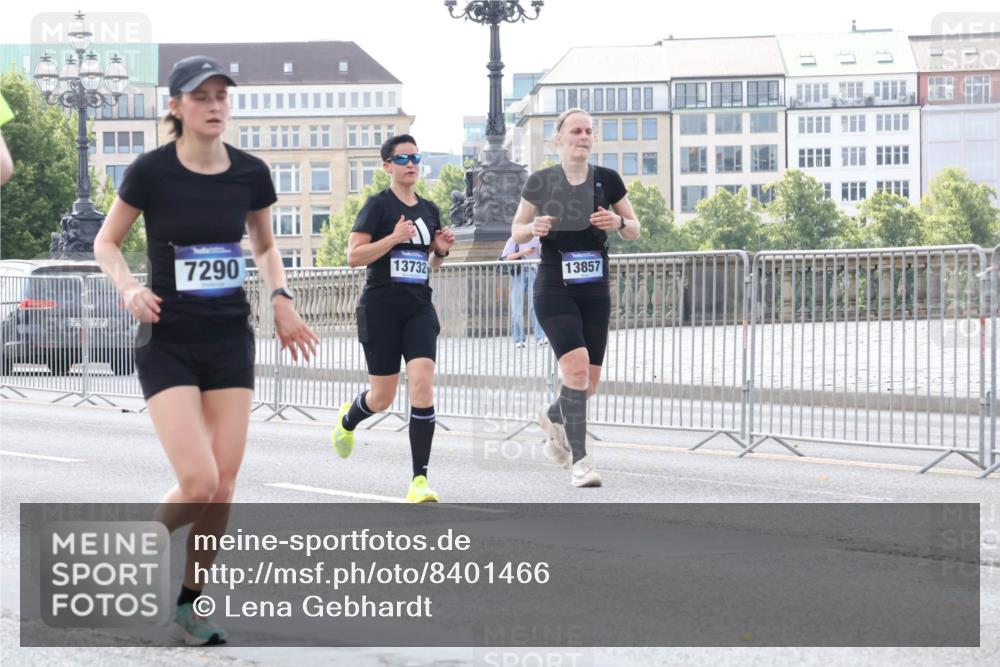 29.06.2025 - hella hamburg halbmarathon Lena Gebhardt http://msf.ph/oto/8401466 29.06.2025 10:03:21 Lombardsbrücke 7290, 13732, 13857, 1114, 1135, 1138, 1161, 1414, 1450, 1482, 1885, 2594, 2619, 2683, 2759, 2780, 2782, 2810, 3572, 4204, 4307, 4511, 4613, 5384, 5464, 6208, 6217, 6391, 6453, 6997, 7210, 7211, 7277, 7278, 7279, 7290, 7706, 7935, 8614, 9439, 9453, 10824, 11556, 11935, 12169, 12177, 12211, 12212, 12377, 12422, 12843, 12908, 13036, 13474, 13664, 13732, 13793, 13857, 13874, 13976, 14224, 15539, 15643, 16371, 17226, 17550, 18028 meine-sportfotos.de