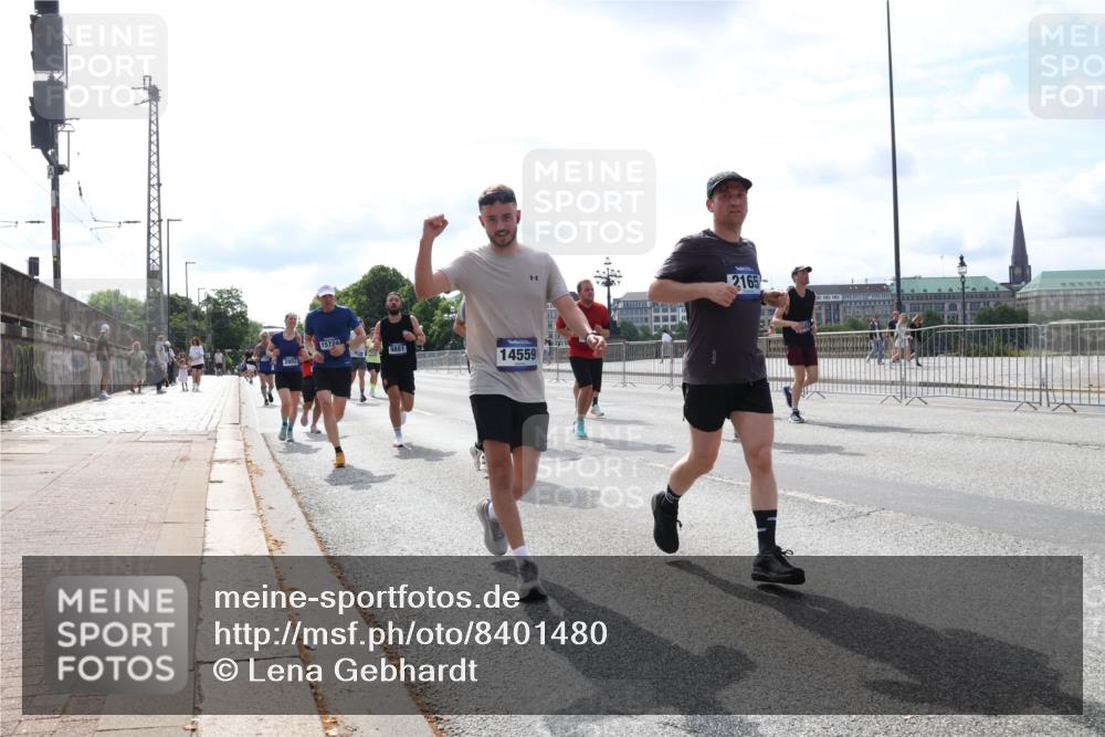 29.06.2025 - hella hamburg halbmarathon Lena Gebhardt http://msf.ph/oto/8401480 29.06.2025 10:16:13 Lombardsbrücke 1572, 9881, 14559, 2165, 1156, 1212, 1244, 1308, 1599, 1651, 2071, 2076, 2165, 2436, 2803, 2835, 3030, 3134, 3156, 3167, 3484, 3648, 4583, 4637, 4828, 5046, 5294, 5423, 6024, 7753, 7897, 7941, 7942, 8169, 8274, 8295, 8554, 8597, 8645, 8746, 8847, 8885, 9601, 9628, 9675, 9784, 9802, 9810, 9881, 10107, 10139, 10141, 10183, 10292, 10608, 10844, 10990, 11113, 11303, 11344, 11345, 11478, 11774, 11783, 11818, 12427, 12469, 13179, 13951, 14423 meine-sportfotos.de