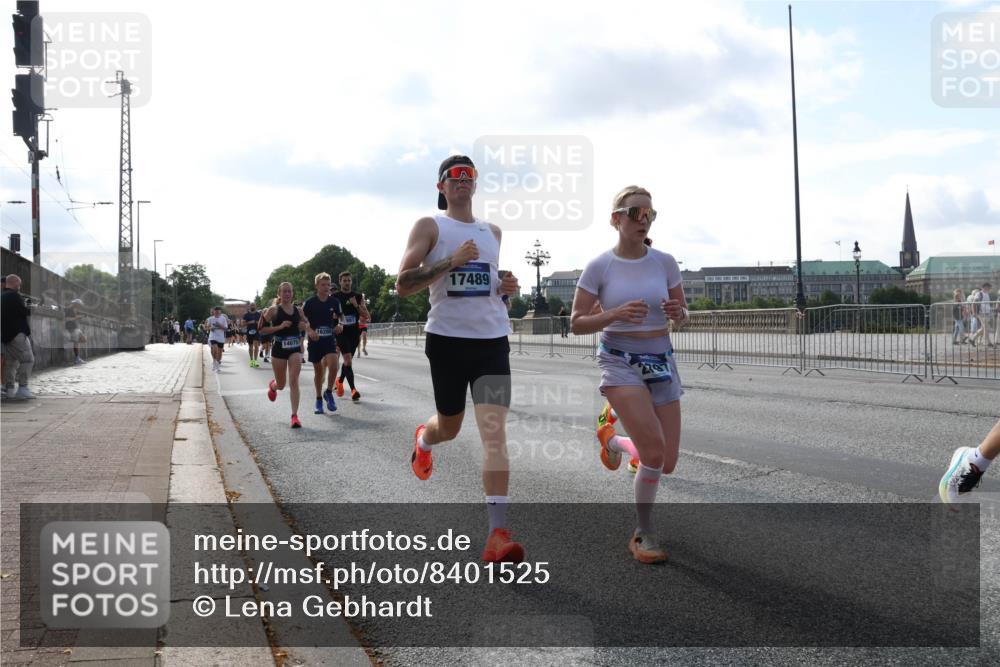 29.06.2025 - hella hamburg halbmarathon Lena Gebhardt http://msf.ph/oto/8401525 29.06.2025 09:49:03 Lombardsbrücke 14075, 17489, 1042, 1571, 1600, 1603, 2044, 2262, 2399, 2707, 2745, 2797, 2849, 3116, 3480, 3547, 4062, 4359, 4381, 5003, 5050, 5124, 5307, 5889, 6037, 6047, 6149, 6771, 6993, 7109, 7152, 7154, 7310, 7482, 7743, 7981, 8002, 8121, 8358, 8571, 9640, 9643, 10190, 10369, 10451, 10738, 10877, 11106, 11177, 11423, 11447, 11952, 12044, 12088, 12091, 12168, 12739, 13064, 13137, 13158, 13190, 13372, 13755, 13900, 13940, 14075, 14311, 14603 meine-sportfotos.de