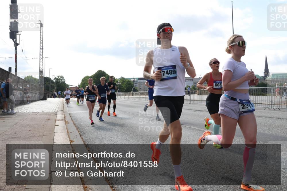 29.06.2025 - hella hamburg halbmarathon Lena Gebhardt http://msf.ph/oto/8401558 29.06.2025 09:49:03 Lombardsbrücke 14075, 16280, 7489, 603, 2797, 1042, 1571, 1600, 1603, 2044, 2262, 2399, 2707, 2745, 2797, 2849, 3116, 3480, 3547, 4062, 4359, 4381, 5003, 5050, 5124, 5307, 5889, 6037, 6047, 6149, 6771, 6993, 7109, 7152, 7154, 7310, 7482, 7743, 7981, 8002, 8121, 8358, 8571, 9640, 9643, 10190, 10369, 10451, 10738, 10877, 11106, 11177, 11423, 11447, 11952, 12044, 12088, 12091, 12168, 12739, 13064, 13137, 13158, 13190, 13372, 13755, 13900, 13940, 14075, 14311, 14603 meine-sportfotos.de
