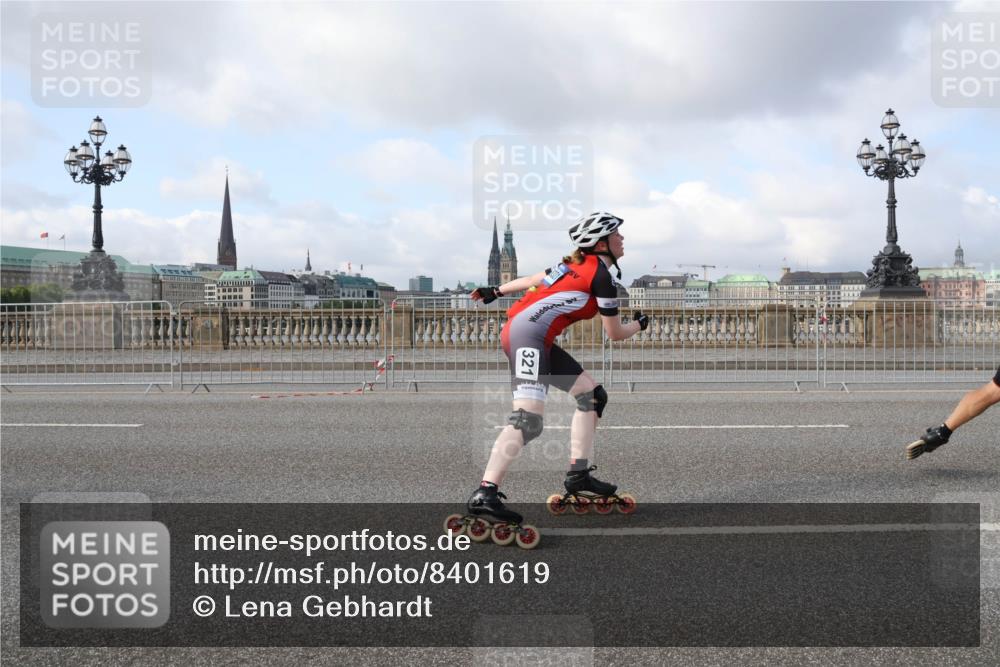 29.06.2025 - hella hamburg halbmarathon Lena Gebhardt http://msf.ph/oto/8401619 29.06.2025 08:53:27 Lombardsbrücke 321 meine-sportfotos.de