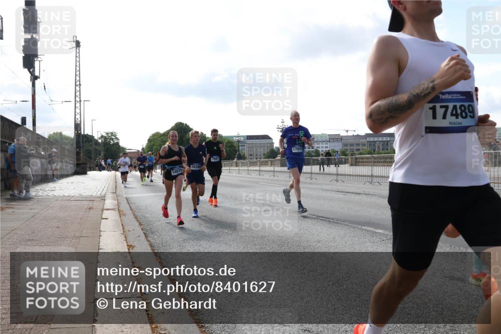 29.06.2025 - hella hamburg halbmarathon Lena Gebhardt http://msf.ph/oto/8401627 29.06.2025 09:49:03 Lombardsbrücke 14075, 16280, 7981, 17916, 17489, 1042, 1571, 1600, 1603, 2044, 2262, 2399, 2707, 2745, 2797, 2849, 3116, 3480, 3547, 4062, 4359, 4381, 5003, 5050, 5124, 5307, 5889, 6037, 6047, 6149, 6771, 6993, 7109, 7152, 7154, 7310, 7482, 7743, 7981, 8002, 8121, 8358, 8571, 9640, 9643, 10190, 10369, 10451, 10738, 10877, 11106, 11177, 11423, 11447, 11952, 12044, 12088, 12091, 12168, 12739, 13064, 13137, 13158, 13190, 13372, 13755, 13900, 13940, 14075, 14311, 14603 meine-sportfotos.de