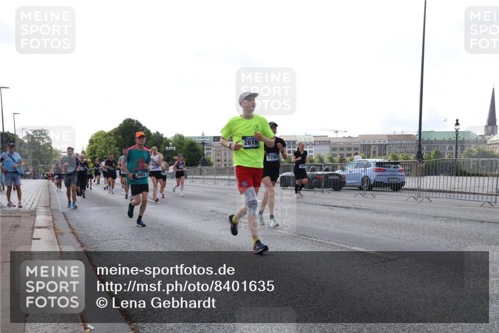 29.06.2025 - hella hamburg halbmarathon Lena Gebhardt http://msf.ph/oto/8401635 29.06.2025 10:03:22 Lombardsbrücke 3001, 2619, 7290, 1114, 1135, 1138, 1161, 1414, 1450, 1482, 1885, 2594, 2619, 2683, 2759, 2780, 2782, 2810, 3572, 4204, 4307, 4511, 4613, 5384, 5464, 6208, 6217, 6391, 6453, 7210, 7211, 7277, 7278, 7279, 7290, 7706, 7935, 8614, 9439, 9453, 10389, 10824, 11556, 12169, 12177, 12211, 12212, 12377, 12422, 12843, 13036, 13474, 13664, 13732, 13793, 13857, 13874, 13976, 14224, 15539, 15643, 15859, 16371, 17226, 17550, 18028 meine-sportfotos.de