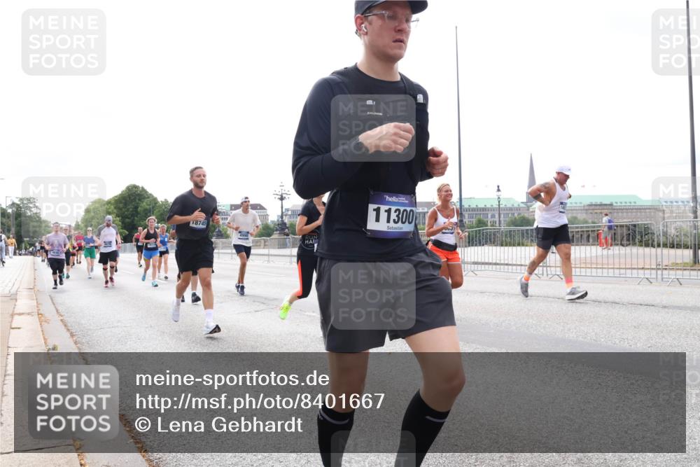 29.06.2025 - hella hamburg halbmarathon Lena Gebhardt http://msf.ph/oto/8401667 29.06.2025 10:23:52 Lombardsbrücke 18745, 11300, 1048, 1304, 1389, 1444, 1545, 2125, 2489, 3013, 3185, 3579, 4122, 4391, 4597, 4646, 4990, 4993, 5039, 5055, 5160, 5258, 5260, 5358, 5406, 5661, 5954, 6747, 7013, 7029, 7426, 8031, 8141, 8149, 8181, 8502, 8676, 8717, 9217, 9603, 9715, 10649, 11044, 11300, 11306, 11347, 11415, 11454, 11793, 11879, 12874, 13149, 14265, 14510, 14512, 14521, 15709, 15739, 15853, 16185, 16251, 17199 meine-sportfotos.de