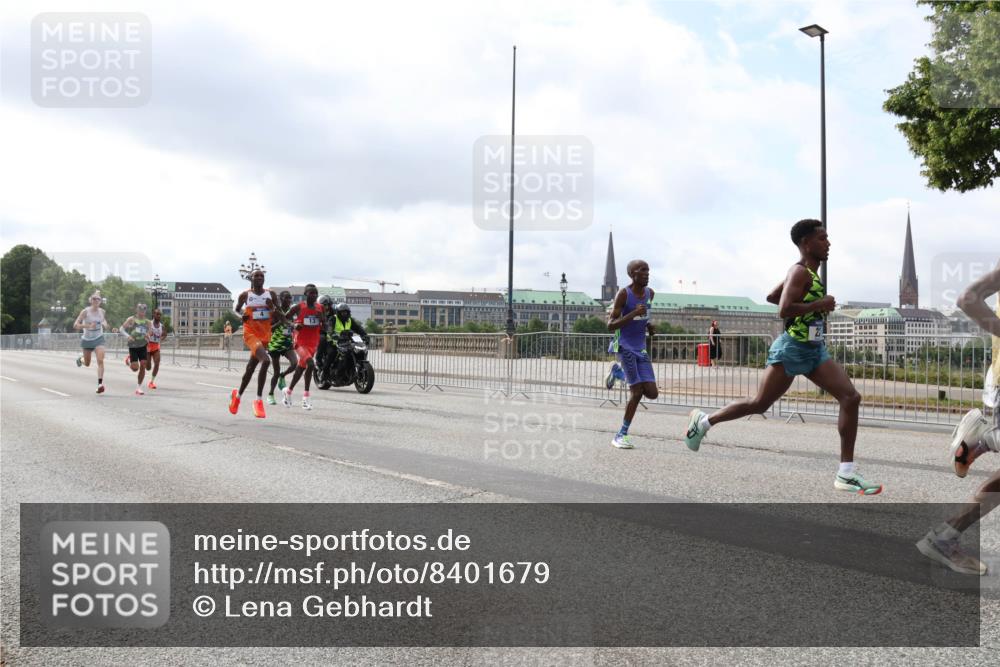 29.06.2025 - hella hamburg halbmarathon Lena Gebhardt http://msf.ph/oto/8401679 29.06.2025 09:31:11 Lombardsbrücke  meine-sportfotos.de