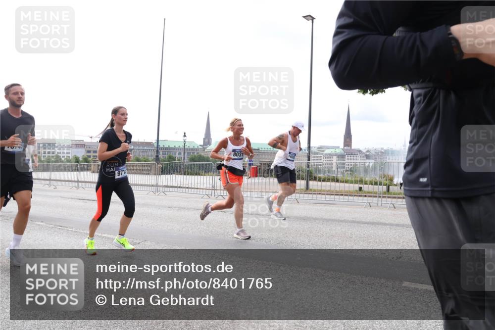 29.06.2025 - hella hamburg halbmarathon Lena Gebhardt http://msf.ph/oto/8401765 29.06.2025 10:23:52 Lombardsbrücke 8031, 971, 1457, 1048, 1304, 1389, 1444, 1545, 2125, 2489, 3013, 3185, 3579, 4122, 4391, 4597, 4646, 4990, 4993, 5039, 5055, 5160, 5258, 5260, 5358, 5406, 5661, 5954, 6747, 7013, 7029, 7426, 8031, 8141, 8149, 8181, 8502, 8676, 8717, 9217, 9603, 9715, 10649, 11044, 11300, 11306, 11347, 11415, 11454, 11793, 11879, 12874, 13149, 14265, 14510, 14512, 14521, 15709, 15739, 15853, 16185, 16251, 17199 meine-sportfotos.de