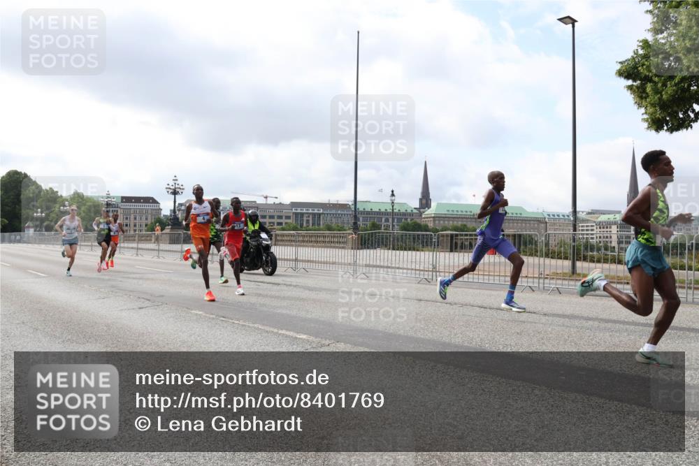 29.06.2025 - hella hamburg halbmarathon Lena Gebhardt http://msf.ph/oto/8401769 29.06.2025 09:31:12 Lombardsbrücke 1, 5, 7, 10, 11, 16, 23, 25, 59 meine-sportfotos.de