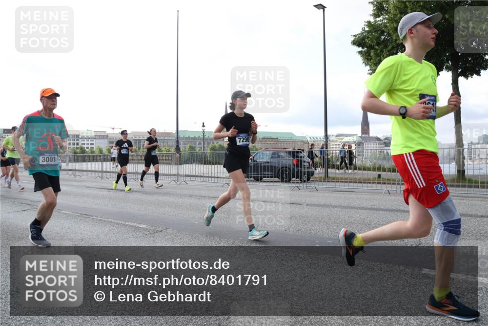 29.06.2025 - hella hamburg halbmarathon Lena Gebhardt http://msf.ph/oto/8401791 29.06.2025 10:03:23 Lombardsbrücke 21, 0075, 3001, 13732, 7290, 1114, 1135, 1138, 1161, 1414, 1450, 1482, 1885, 2594, 2619, 2683, 2759, 2780, 2782, 2810, 3572, 4204, 4307, 4511, 4613, 5384, 5396, 5464, 6208, 6217, 6391, 6453, 7210, 7211, 7277, 7278, 7279, 7290, 7706, 7935, 8484, 8614, 9439, 9453, 10389, 10824, 11556, 12169, 12177, 12211, 12212, 12377, 12422, 12843, 13036, 13474, 13664, 13732, 13793, 13857, 13874, 13976, 15539, 15643, 15859, 16371, 17226, 17550, 18028 meine-sportfotos.de