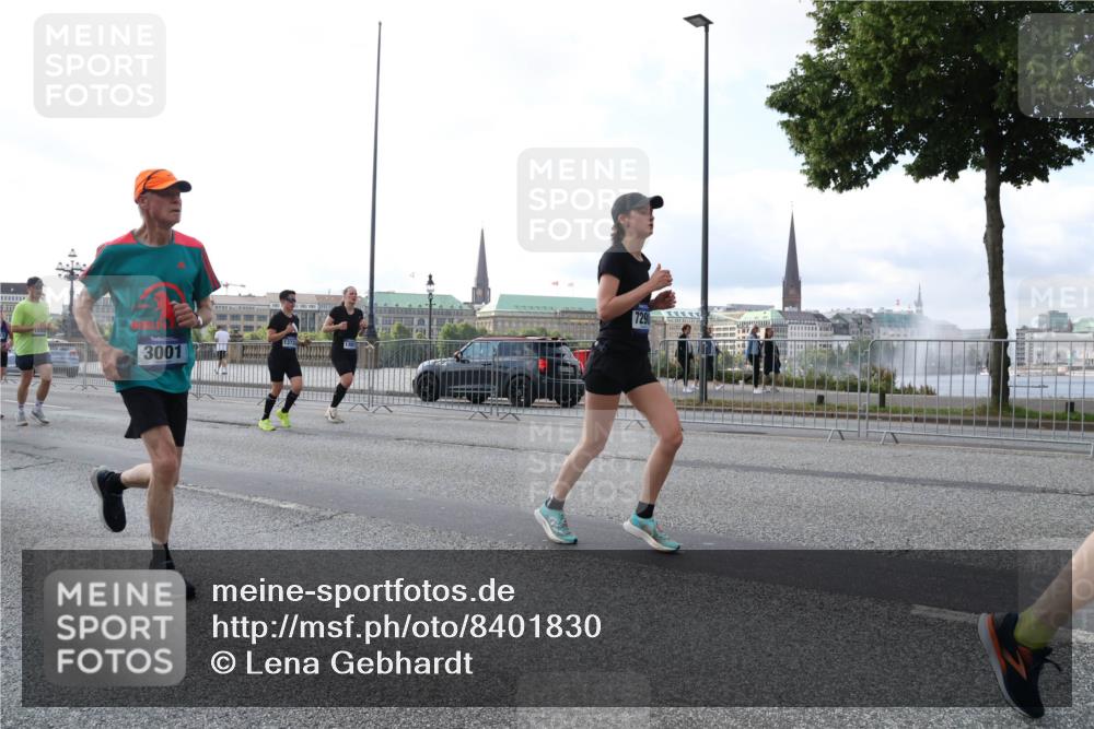29.06.2025 - hella hamburg halbmarathon Lena Gebhardt http://msf.ph/oto/8401830 29.06.2025 10:03:23 Lombardsbrücke 3001, 7290, 1114, 1135, 1138, 1161, 1414, 1450, 1482, 1885, 2594, 2619, 2683, 2759, 2780, 2782, 2810, 3572, 4204, 4307, 4511, 4613, 5384, 5396, 5464, 6208, 6217, 6391, 6453, 7210, 7211, 7277, 7278, 7279, 7290, 7706, 7935, 8484, 8614, 9439, 9453, 10389, 10824, 11556, 12169, 12177, 12211, 12212, 12377, 12422, 12843, 13036, 13474, 13664, 13732, 13793, 13857, 13874, 13976, 15539, 15643, 15859, 16371, 17226, 17550, 18028 meine-sportfotos.de