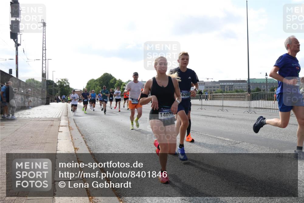 29.06.2025 - hella hamburg halbmarathon Lena Gebhardt http://msf.ph/oto/8401846 29.06.2025 09:49:04 Lombardsbrücke 15178, 14075, 6280, 1042, 1571, 1600, 1603, 2044, 2262, 2399, 2707, 2745, 2797, 2849, 3116, 3480, 3547, 4062, 4359, 4381, 5003, 5050, 5124, 5307, 5648, 5889, 6037, 6047, 6149, 6771, 6993, 7109, 7152, 7154, 7310, 7482, 7743, 7981, 8002, 8121, 8358, 8571, 9640, 9643, 10190, 10369, 10451, 10738, 10877, 11106, 11177, 11423, 11447, 11952, 12044, 12088, 12091, 12098, 12168, 12739, 13064, 13137, 13158, 13190, 13372, 13755, 13900, 13940, 14075, 14311, 14603 meine-sportfotos.de