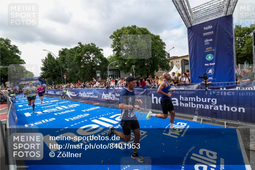29.06.2025 - hella hamburg halbmarathon Zöllner http://msf.ph/oto/8401953 29.06.2025 10:37:52 Ziel 1615, 2196, 2404, 9171, 13148, 13595, 18103, 18276, 18277, 18529 meine-sportfotos.de