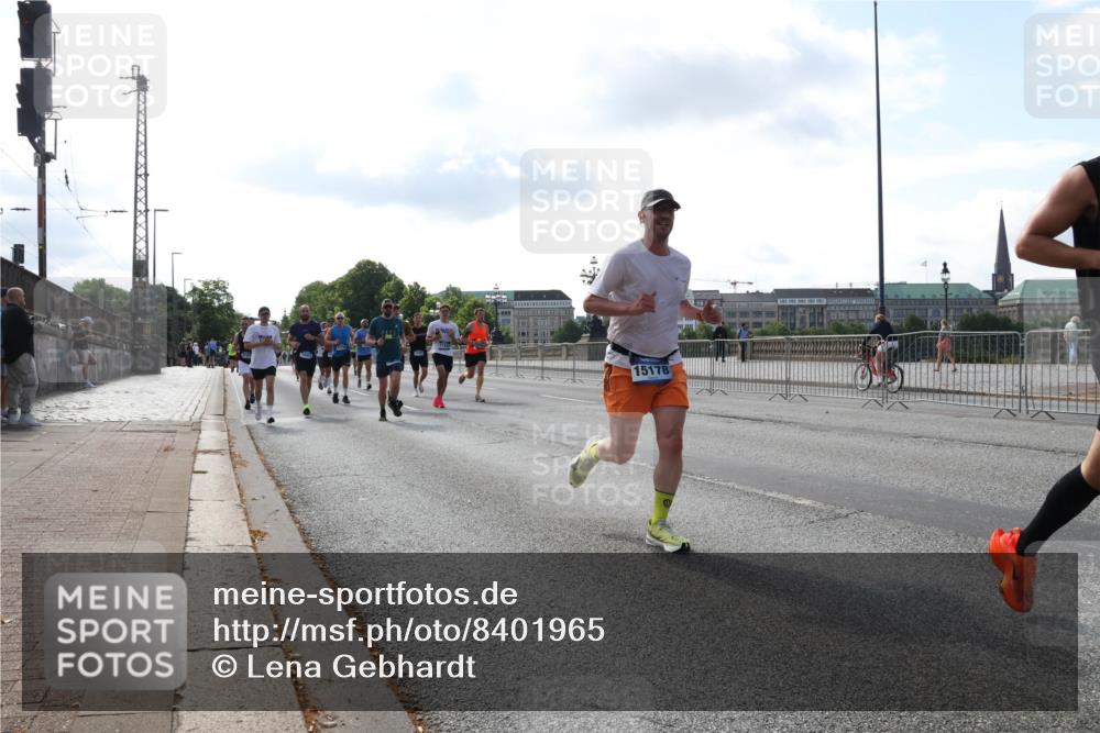 29.06.2025 - hella hamburg halbmarathon Lena Gebhardt http://msf.ph/oto/8401965 29.06.2025 09:49:05 Lombardsbrücke 15178, 1042, 1571, 1600, 1603, 2044, 2262, 2707, 2745, 2797, 2849, 3116, 3547, 4062, 4359, 4381, 5003, 5050, 5124, 5307, 5648, 5889, 6037, 6047, 6149, 6771, 6993, 7109, 7152, 7154, 7310, 7482, 7743, 7981, 8002, 8121, 8358, 8571, 9640, 9643, 10190, 10369, 10451, 10738, 10877, 11106, 11177, 11423, 11447, 11952, 12044, 12088, 12091, 12098, 12168, 12739, 13064, 13137, 13158, 13190, 13372, 13755, 13900, 13940, 14075, 14311, 14603 meine-sportfotos.de