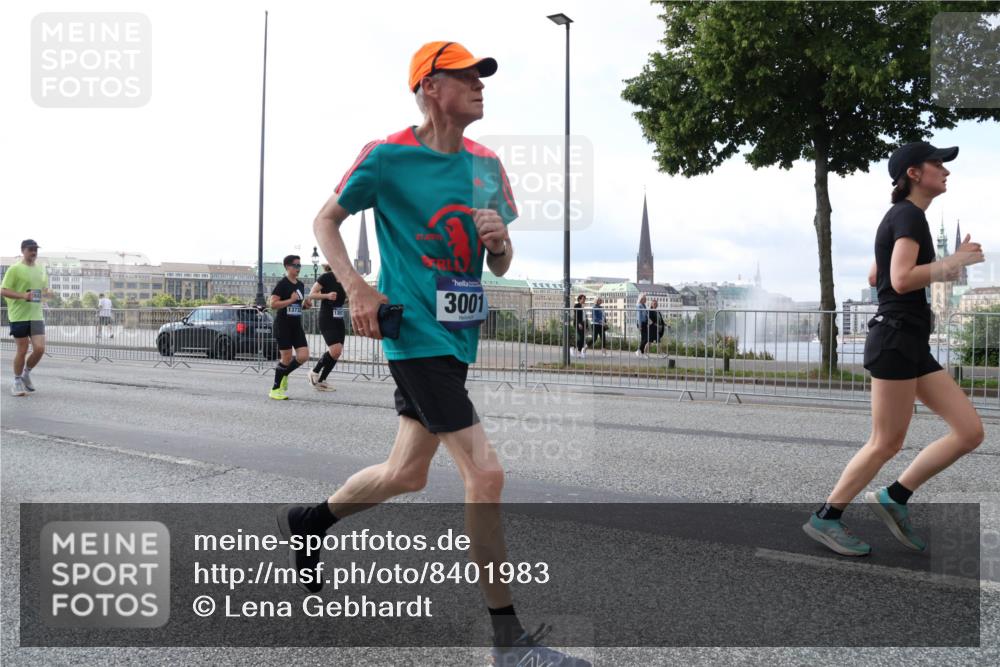 29.06.2025 - hella hamburg halbmarathon Lena Gebhardt http://msf.ph/oto/8401983 29.06.2025 10:03:24 Lombardsbrücke 13732, 21, 0975, 3001, 1114, 1135, 1138, 1161, 1414, 1450, 1482, 1885, 2594, 2619, 2683, 2759, 2780, 2782, 2810, 3572, 4204, 4307, 4511, 4613, 5384, 5396, 5464, 6208, 6217, 6391, 6453, 7210, 7211, 7277, 7278, 7279, 7290, 7706, 7935, 8484, 8614, 9439, 9453, 10389, 10824, 11556, 12169, 12177, 12211, 12212, 12377, 12422, 12843, 13036, 13474, 13664, 13732, 13793, 13857, 13874, 13976, 15539, 15643, 15859, 16371, 17226, 17550, 18028 meine-sportfotos.de
