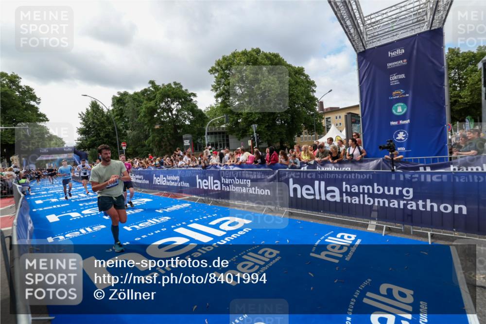 29.06.2025 - hella hamburg halbmarathon Zöllner http://msf.ph/oto/8401994 29.06.2025 10:37:53 Ziel 1615, 2196, 2404, 9171, 13148, 18103, 18276, 18277, 18529 meine-sportfotos.de