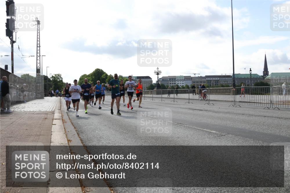 29.06.2025 - hella hamburg halbmarathon Lena Gebhardt http://msf.ph/oto/8402114 29.06.2025 09:49:06 Lombardsbrücke 2707, 1603, 1042, 1571, 1600, 1603, 2044, 2262, 2707, 2745, 2797, 2849, 3116, 3547, 4062, 4359, 4381, 5003, 5050, 5124, 5307, 5648, 5889, 6037, 6047, 6149, 6771, 6993, 7109, 7152, 7154, 7310, 7482, 7743, 7981, 8002, 8121, 8358, 8571, 9640, 9643, 10190, 10369, 10451, 10738, 10877, 11106, 11177, 11423, 11447, 11952, 12044, 12088, 12091, 12098, 12168, 12739, 13064, 13137, 13158, 13190, 13372, 13755, 13900, 13940, 14075, 14311, 14603 meine-sportfotos.de