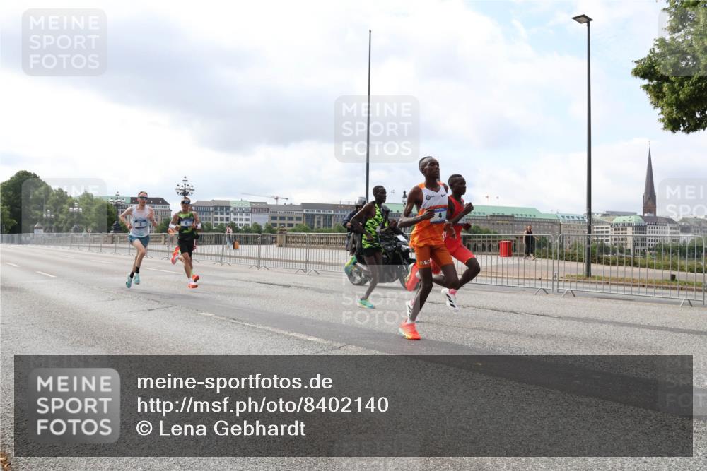 29.06.2025 - hella hamburg halbmarathon Lena Gebhardt http://msf.ph/oto/8402140 29.06.2025 09:31:12 Lombardsbrücke 1, 5, 7, 10, 11, 16, 23, 25, 59 meine-sportfotos.de