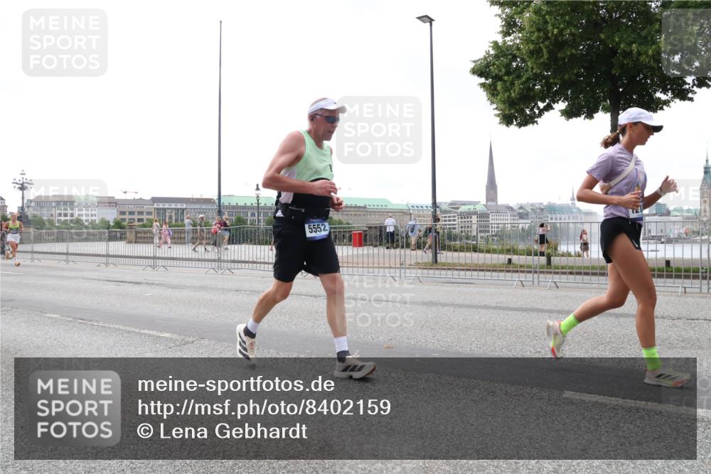 29.06.2025 - hella hamburg halbmarathon Lena Gebhardt http://msf.ph/oto/8402159 29.06.2025 10:50:04 Lombardsbrücke 5552, 1040, 1041, 1487, 1511, 1888, 2212, 2466, 2862, 2997, 3203, 3701, 3710, 3805, 3897, 4090, 4168, 4870, 5076, 5119, 5552, 5694, 5749, 5751, 5997, 6680, 6694, 6830, 7305, 7339, 7366, 7679, 7721, 7722, 7755, 8065, 8254, 9015, 9162, 9605, 9940, 10060, 10286, 10403, 10617, 10683, 10704, 11030, 11426, 11696, 11716, 11760, 12079, 12124, 12388, 13127, 13128, 13309, 13381, 13744, 13764, 13846, 13887, 14144, 14505, 14545, 14692, 14940, 15626 meine-sportfotos.de