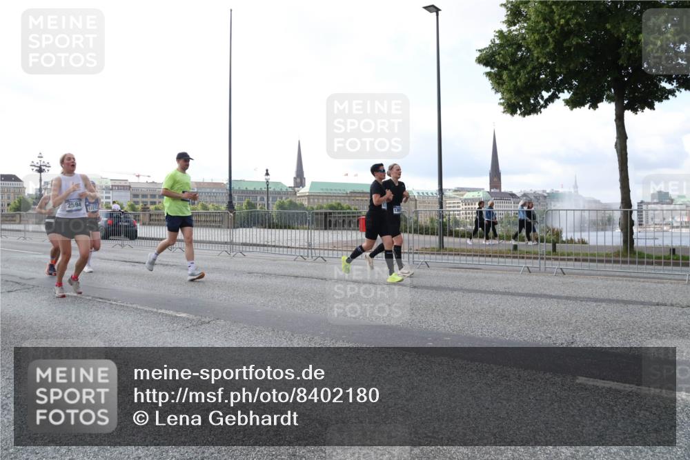 29.06.2025 - hella hamburg halbmarathon Lena Gebhardt http://msf.ph/oto/8402180 29.06.2025 10:03:25 Lombardsbrücke 2594, 1114, 1135, 1138, 1161, 1414, 1450, 1482, 1885, 2594, 2619, 2683, 2759, 2780, 2782, 2810, 3572, 4307, 4511, 4613, 5384, 5396, 5464, 6208, 6217, 6391, 6453, 7210, 7211, 7277, 7278, 7279, 7290, 7706, 7935, 8484, 8614, 9439, 9453, 10389, 10824, 11556, 12169, 12177, 12211, 12212, 12377, 12422, 12843, 13036, 13474, 13664, 13732, 13793, 13857, 13874, 13976, 15539, 15643, 15859, 16371, 17226, 17550, 18028 meine-sportfotos.de