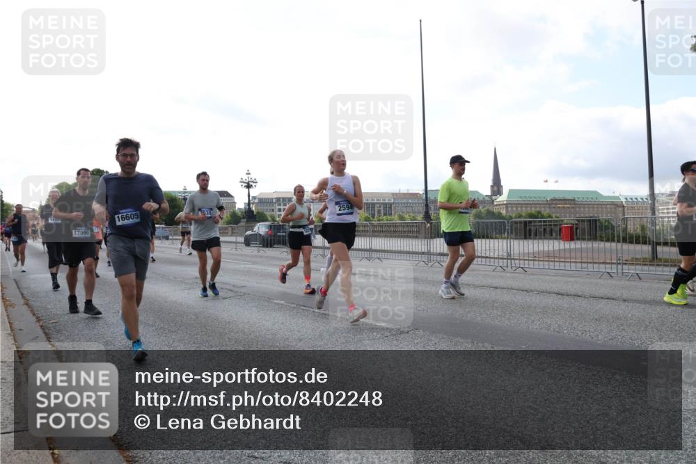 29.06.2025 - hella hamburg halbmarathon Lena Gebhardt http://msf.ph/oto/8402248 29.06.2025 10:03:25 Lombardsbrücke 1450, 17096, 511, 16605, 7035, 2594, 1114, 1135, 1138, 1161, 1414, 1450, 1482, 1885, 2594, 2619, 2683, 2759, 2780, 2782, 2810, 3572, 4307, 4511, 4613, 5384, 5396, 5464, 6208, 6217, 6391, 6453, 7210, 7211, 7277, 7278, 7279, 7290, 7706, 7935, 8484, 8614, 9439, 9453, 10389, 10824, 11556, 12169, 12177, 12211, 12212, 12377, 12422, 12843, 13036, 13474, 13664, 13732, 13793, 13857, 13874, 13976, 15539, 15643, 15859, 16371, 17226, 17550, 18028 meine-sportfotos.de