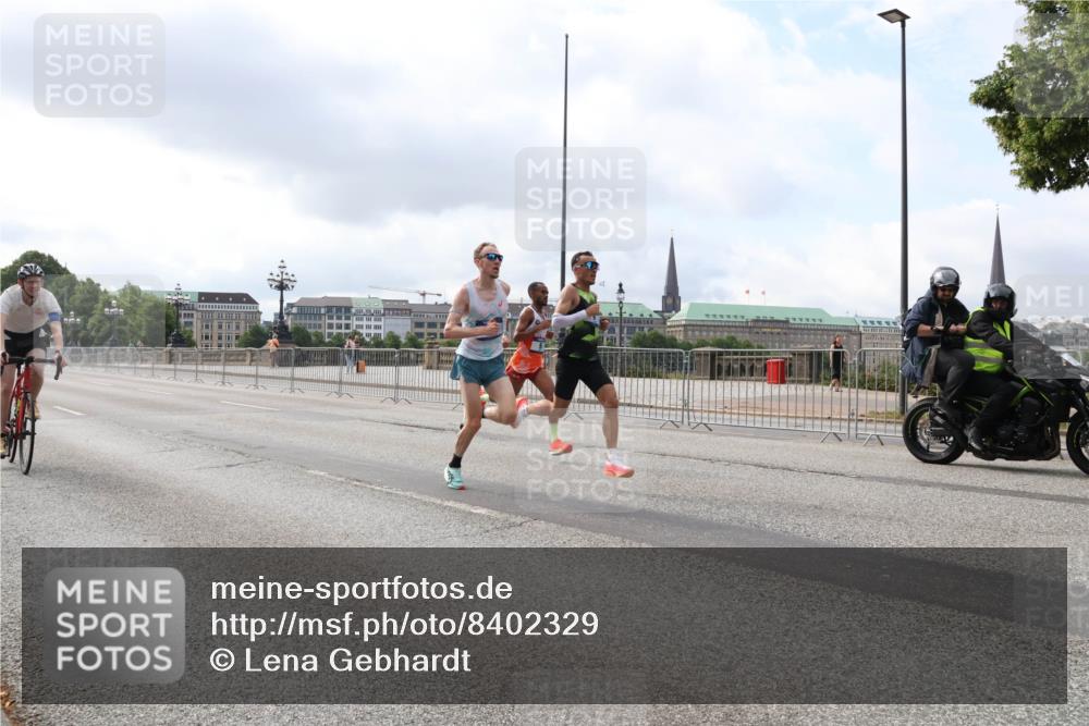 29.06.2025 - hella hamburg halbmarathon Lena Gebhardt http://msf.ph/oto/8402329 29.06.2025 09:31:13 Lombardsbrücke 1, 4, 5, 6, 7, 10, 11, 13, 16, 22, 23, 25, 59 meine-sportfotos.de
