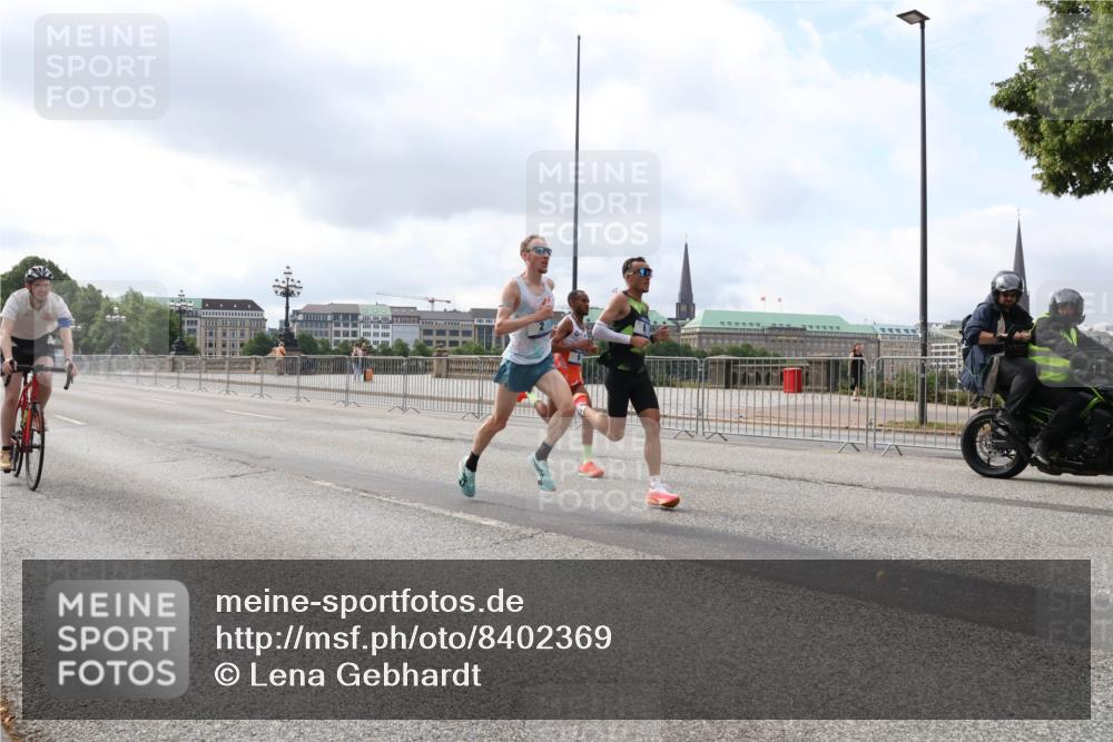 29.06.2025 - hella hamburg halbmarathon Lena Gebhardt http://msf.ph/oto/8402369 29.06.2025 09:31:13 Lombardsbrücke 1, 4, 5, 6, 7, 10, 11, 13, 16, 22, 23, 25, 59 meine-sportfotos.de