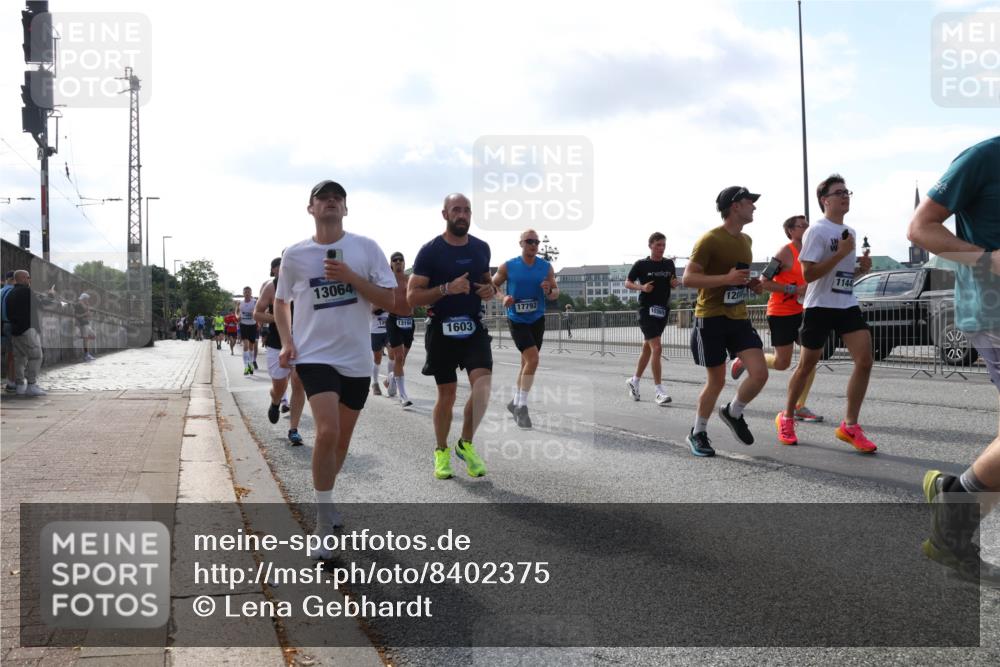 29.06.2025 - hella hamburg halbmarathon Lena Gebhardt http://msf.ph/oto/8402375 29.06.2025 09:49:09 Lombardsbrücke 13064, 1319, 1144, 1603, 17792, 10369, 1042, 1571, 1600, 1603, 2044, 2262, 2707, 2745, 2797, 2849, 2980, 3014, 3116, 3547, 4062, 4381, 4766, 5003, 5050, 5124, 5307, 5648, 5889, 6037, 6047, 6149, 6771, 6993, 7109, 7310, 7482, 7743, 7981, 8002, 8121, 8358, 8571, 9640, 9643, 10190, 10369, 10451, 10738, 10877, 11106, 11177, 11423, 11447, 11952, 12044, 12088, 12091, 12098, 12168, 12739, 13064, 13137, 13158, 13190, 13372, 13755, 13900, 13940, 14075, 14311, 14603, 14667 meine-sportfotos.de