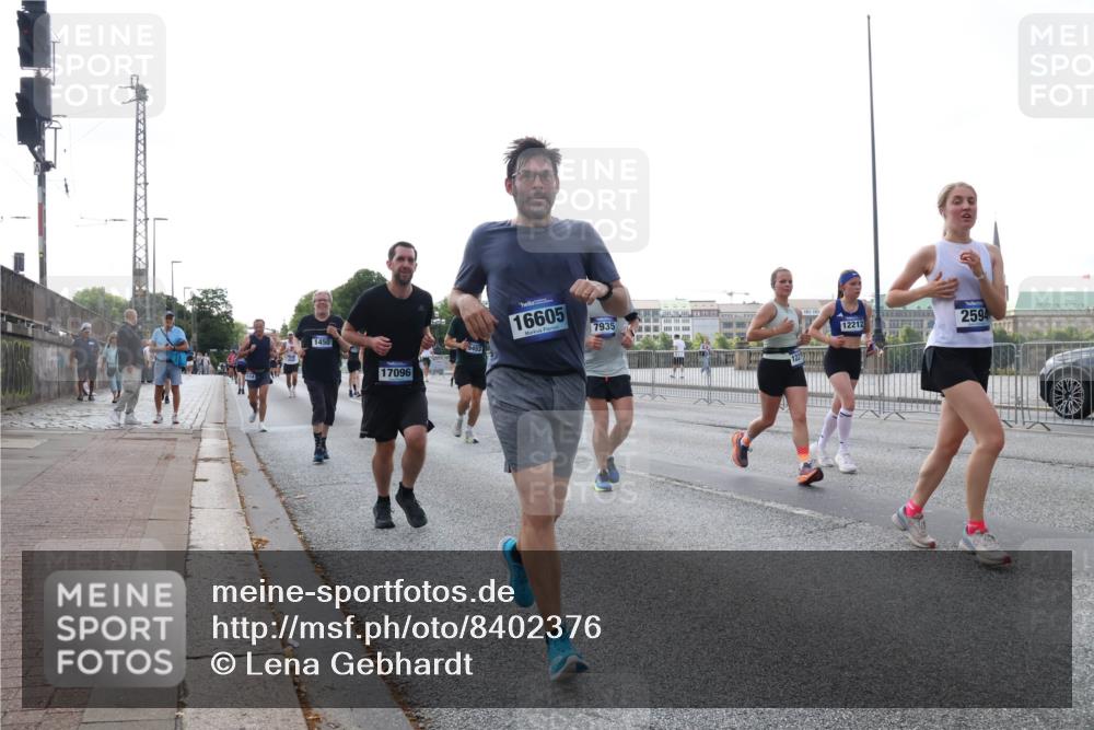 29.06.2025 - hella hamburg halbmarathon Lena Gebhardt http://msf.ph/oto/8402376 29.06.2025 10:03:26 Lombardsbrücke 1450, 17096, 9453, 16605, 7935, 122, 12212, 2594, 1114, 1135, 1138, 1161, 1414, 1450, 1482, 1885, 2594, 2619, 2683, 2759, 2780, 2782, 2810, 3572, 4307, 4511, 4613, 5384, 5396, 5464, 6208, 6217, 6391, 6453, 7210, 7211, 7277, 7278, 7279, 7290, 7706, 7935, 8484, 8614, 9439, 9453, 10389, 10824, 11556, 12169, 12177, 12211, 12212, 12377, 12422, 12843, 13036, 13474, 13664, 13732, 13793, 13857, 13874, 13976, 15539, 15643, 15859, 16371, 17226, 17550, 18028 meine-sportfotos.de