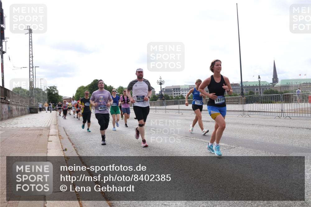 29.06.2025 - hella hamburg halbmarathon Lena Gebhardt http://msf.ph/oto/8402385 29.06.2025 10:23:55 Lombardsbrücke 15853, 4646, 5739, 8676, 18314, 13149, 1048, 1304, 1389, 1444, 1545, 2125, 2489, 3013, 3185, 3579, 4122, 4391, 4597, 4646, 4990, 4993, 5039, 5055, 5160, 5258, 5260, 5358, 5406, 5661, 5954, 6747, 7013, 7029, 7426, 7920, 8031, 8141, 8149, 8181, 8187, 8502, 8676, 8717, 9217, 9603, 9715, 10649, 11044, 11300, 11306, 11347, 11415, 11454, 11793, 12874, 13149, 14512, 14521, 15709, 15739, 15853, 16185, 16251, 17199 meine-sportfotos.de