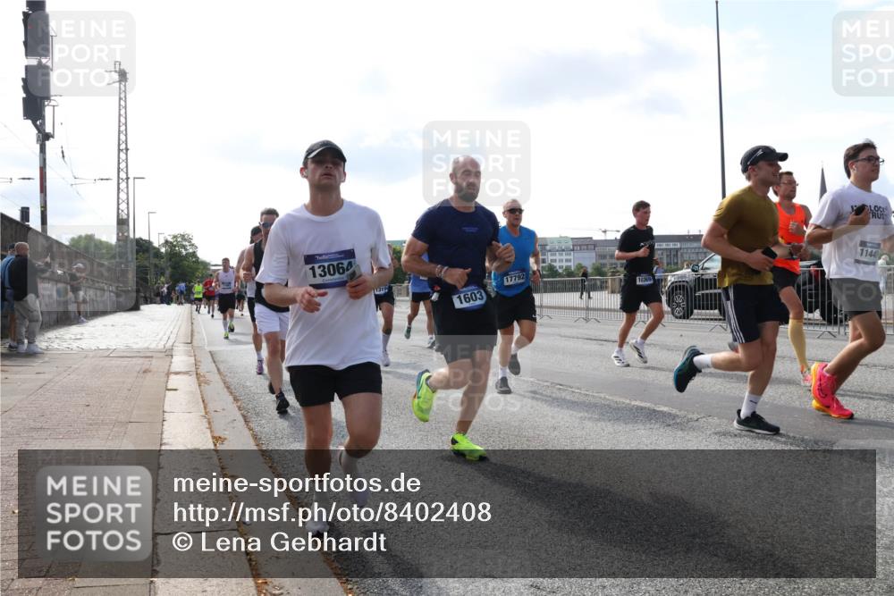 29.06.2025 - hella hamburg halbmarathon Lena Gebhardt http://msf.ph/oto/8402408 29.06.2025 09:49:09 Lombardsbrücke 13064, 1319, 1603, 17792, 10369, 11447, 1042, 1571, 1600, 1603, 2044, 2262, 2707, 2745, 2797, 2849, 2980, 3014, 3116, 3547, 4062, 4381, 4766, 5003, 5050, 5124, 5307, 5648, 5889, 6037, 6047, 6149, 6771, 6993, 7109, 7310, 7482, 7743, 7981, 8002, 8121, 8358, 8571, 9640, 9643, 10190, 10369, 10451, 10738, 10877, 11106, 11177, 11423, 11447, 11952, 12044, 12088, 12091, 12098, 12168, 12739, 13064, 13137, 13158, 13190, 13372, 13755, 13900, 13940, 14075, 14311, 14603, 14667 meine-sportfotos.de