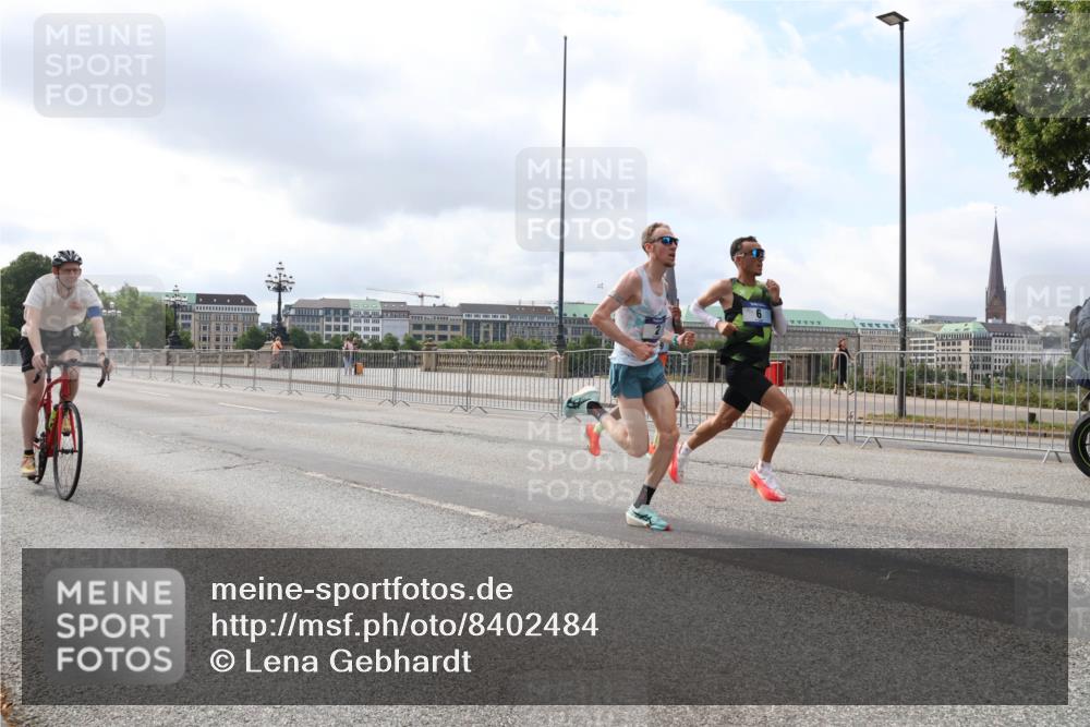 29.06.2025 - hella hamburg halbmarathon Lena Gebhardt http://msf.ph/oto/8402484 29.06.2025 09:31:14 Lombardsbrücke 1, 2, 4, 5, 6, 7, 8, 9, 10, 11, 13, 16, 22, 23, 25, 59 meine-sportfotos.de