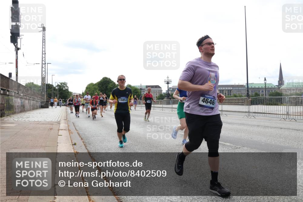 29.06.2025 - hella hamburg halbmarathon Lena Gebhardt http://msf.ph/oto/8402509 29.06.2025 10:23:57 Lombardsbrücke 15853, 11454, 4646, 1005, 1009, 1048, 1304, 1389, 1444, 1545, 2125, 2489, 3013, 3185, 3285, 3579, 4122, 4391, 4597, 4646, 4684, 4990, 4993, 5039, 5055, 5160, 5258, 5260, 5358, 5406, 5661, 5954, 6747, 7013, 7029, 7426, 7920, 8031, 8141, 8149, 8181, 8187, 8502, 8676, 8717, 9217, 9603, 9715, 10649, 11044, 11300, 11306, 11347, 11415, 11454, 11793, 13149, 14521, 15709, 15739, 15853, 16185, 16251, 17199 meine-sportfotos.de