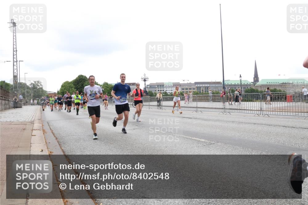 29.06.2025 - hella hamburg halbmarathon Lena Gebhardt http://msf.ph/oto/8402548 29.06.2025 10:50:06 Lombardsbrücke 156, 11030, 1040, 1041, 1487, 1511, 1888, 2047, 2212, 2466, 2862, 2997, 3203, 3680, 3701, 3710, 3805, 3897, 4090, 4168, 4870, 5076, 5119, 5552, 5694, 5749, 5751, 5997, 6680, 6694, 6830, 7366, 7679, 7721, 7722, 7755, 8065, 8254, 9015, 9162, 9605, 9940, 10060, 10286, 10403, 10617, 10683, 10704, 11030, 11426, 11696, 11716, 11760, 12079, 12124, 13127, 13128, 13309, 13381, 13744, 13764, 13846, 13887, 14144, 14505, 14545, 14692, 14940, 15230, 15626 meine-sportfotos.de