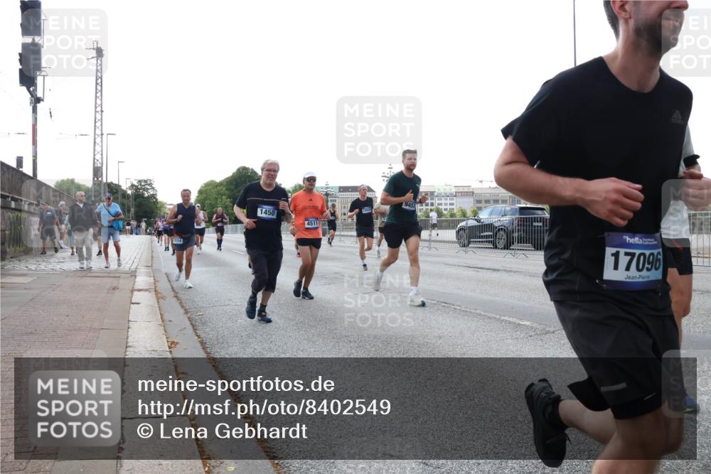 29.06.2025 - hella hamburg halbmarathon Lena Gebhardt http://msf.ph/oto/8402549 29.06.2025 10:03:28 Lombardsbrücke 1114, 1450, 4511, 9453, 17096, 1114, 1135, 1138, 1161, 1414, 1450, 1482, 1885, 2277, 2594, 2619, 2683, 2759, 2780, 2782, 2810, 3572, 4307, 4511, 5384, 5396, 5464, 6208, 6217, 6391, 6453, 7006, 7210, 7211, 7277, 7278, 7279, 7290, 7706, 7935, 8484, 9439, 9453, 10389, 10824, 11402, 11556, 12169, 12177, 12211, 12212, 12377, 12422, 12843, 13036, 13474, 13664, 13732, 13793, 13857, 13874, 13976, 15539, 15643, 15859, 16371, 16621, 17226, 17550, 18028 meine-sportfotos.de