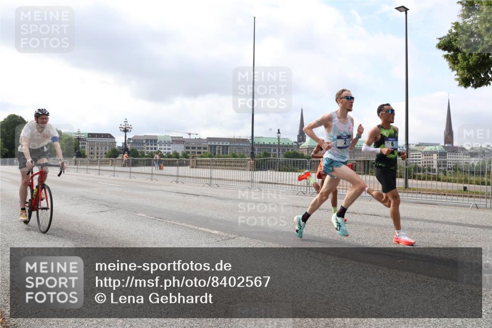 29.06.2025 - hella hamburg halbmarathon Lena Gebhardt http://msf.ph/oto/8402567 29.06.2025 09:31:14 Lombardsbrücke 6, 1, 2, 4, 5, 6, 7, 8, 9, 10, 11, 13, 16, 22, 23, 25, 59 meine-sportfotos.de