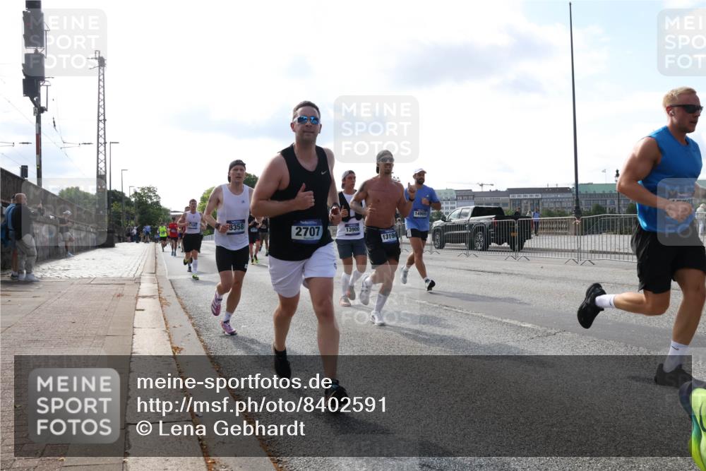 29.06.2025 - hella hamburg halbmarathon Lena Gebhardt http://msf.ph/oto/8402591 29.06.2025 09:49:10 Lombardsbrücke 17037, 3358, 2707, 13900, 13190, 14905, 1042, 1571, 1600, 1603, 2044, 2262, 2707, 2745, 2797, 2849, 2980, 3014, 3116, 3547, 4062, 4381, 4766, 5003, 5050, 5124, 5307, 5648, 5889, 6037, 6047, 6149, 6771, 6993, 7109, 7310, 7482, 7743, 7981, 8002, 8121, 8358, 8571, 9640, 9643, 10190, 10369, 10451, 10738, 10877, 11106, 11177, 11423, 11447, 11952, 12044, 12088, 12091, 12098, 12168, 12739, 13064, 13137, 13158, 13190, 13372, 13755, 13900, 13940, 14075, 14311, 14603, 14667 meine-sportfotos.de