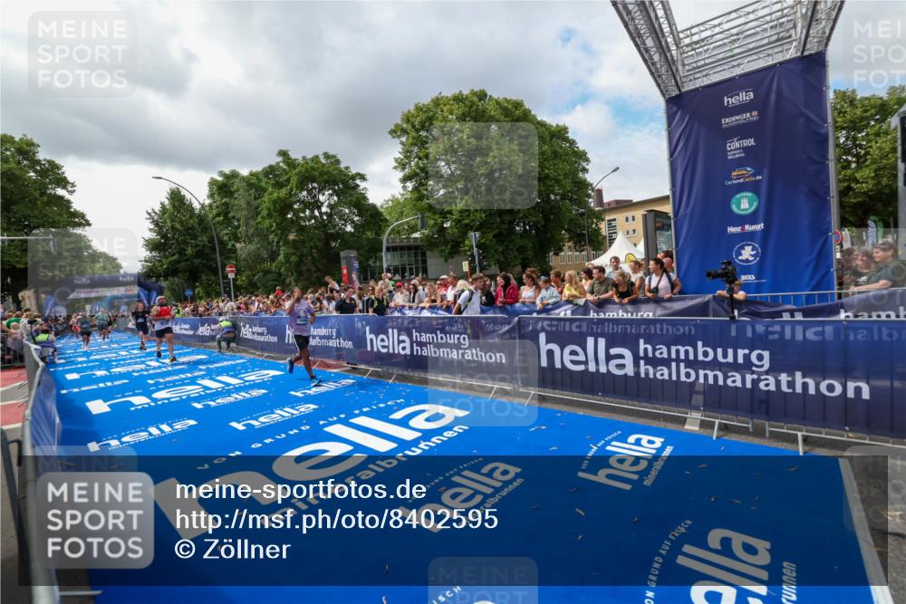 29.06.2025 - hella hamburg halbmarathon Zöllner http://msf.ph/oto/8402595 29.06.2025 10:38:16 Ziel 1688, 2849, 5091, 7743, 8002, 14688, 17623, 18584, 18986 meine-sportfotos.de