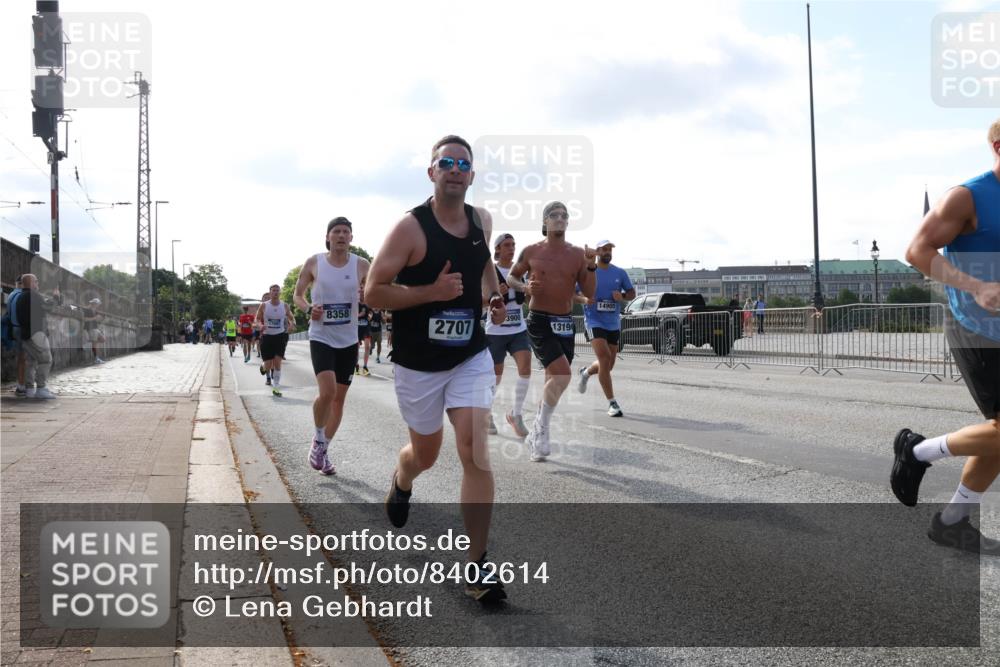 29.06.2025 - hella hamburg halbmarathon Lena Gebhardt http://msf.ph/oto/8402614 29.06.2025 09:49:10 Lombardsbrücke 17097, 8358, 2707, 14905, 3900, 13190, 1042, 1571, 1600, 1603, 2044, 2262, 2707, 2745, 2797, 2849, 2980, 3014, 3116, 3547, 4062, 4381, 4766, 5003, 5050, 5124, 5307, 5648, 5889, 6037, 6047, 6149, 6771, 6993, 7109, 7310, 7482, 7743, 7981, 8002, 8121, 8358, 8571, 9640, 9643, 10190, 10369, 10451, 10738, 10877, 11106, 11177, 11423, 11447, 11952, 12044, 12088, 12091, 12098, 12168, 12739, 13064, 13137, 13158, 13190, 13372, 13755, 13900, 13940, 14075, 14311, 14603, 14667 meine-sportfotos.de