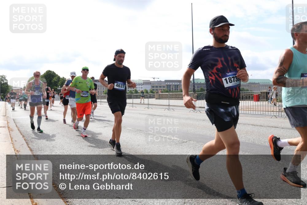 29.06.2025 - hella hamburg halbmarathon Lena Gebhardt http://msf.ph/oto/8402615 29.06.2025 10:16:19 Lombardsbrücke 1156, 4, 101, 16921, 1873, 4637, 1156, 1212, 1244, 1308, 1599, 1651, 2071, 2076, 2165, 2347, 2436, 2803, 2835, 3030, 3134, 3156, 3167, 3484, 3648, 3687, 4478, 4583, 4637, 4828, 5046, 5294, 5423, 6024, 6488, 7158, 7358, 7753, 7897, 8169, 8274, 8295, 8554, 8597, 8645, 8707, 8746, 8847, 8885, 9601, 9628, 9664, 9675, 9784, 9802, 9810, 9881, 10076, 10107, 10139, 10141, 10183, 10292, 10844, 10990, 11113, 11303, 11344, 11345, 11478, 11774, 11783, 11818, 12427 meine-sportfotos.de
