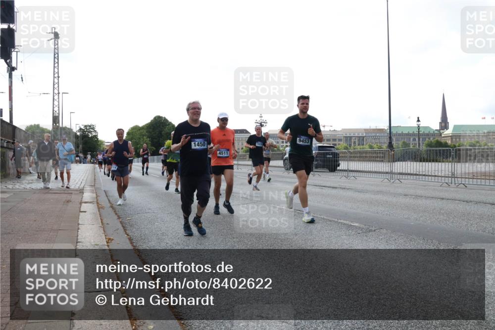 29.06.2025 - hella hamburg halbmarathon Lena Gebhardt http://msf.ph/oto/8402622 29.06.2025 10:03:28 Lombardsbrücke 1450, 4511, 9453, 1114, 1135, 1138, 1161, 1414, 1450, 1482, 1885, 2277, 2594, 2619, 2683, 2759, 2780, 2782, 2810, 3572, 4307, 4511, 5384, 5396, 5464, 6208, 6217, 6391, 6453, 7006, 7210, 7211, 7277, 7278, 7279, 7290, 7706, 7935, 8484, 9439, 9453, 10389, 10824, 11402, 11556, 12169, 12177, 12211, 12212, 12377, 12422, 12843, 13036, 13474, 13664, 13732, 13793, 13857, 13874, 13976, 15539, 15643, 15859, 16371, 16621, 17226, 17550, 18028 meine-sportfotos.de