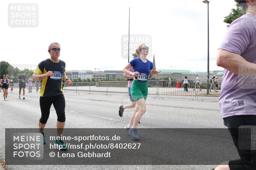 29.06.2025 - hella hamburg halbmarathon Lena Gebhardt http://msf.ph/oto/8402627 29.06.2025 10:23:58 Lombardsbrücke 5853, 15739, 1005, 1009, 1048, 1304, 1389, 1444, 1545, 2125, 2489, 3013, 3185, 3285, 3579, 4122, 4391, 4597, 4646, 4684, 4990, 4993, 5039, 5055, 5160, 5258, 5260, 5358, 5406, 5661, 5954, 6747, 7013, 7029, 7426, 7920, 8031, 8141, 8149, 8181, 8187, 8502, 8676, 8717, 9217, 9603, 9715, 10649, 11044, 11300, 11306, 11347, 11415, 11454, 11793, 13149, 14521, 15709, 15739, 15853, 16185, 16251, 17199 meine-sportfotos.de