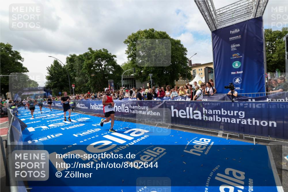 29.06.2025 - hella hamburg halbmarathon Zöllner http://msf.ph/oto/8402644 29.06.2025 10:38:18 Ziel 1688, 2849, 5091, 6095, 7743, 8002, 14688, 18584, 18986 meine-sportfotos.de