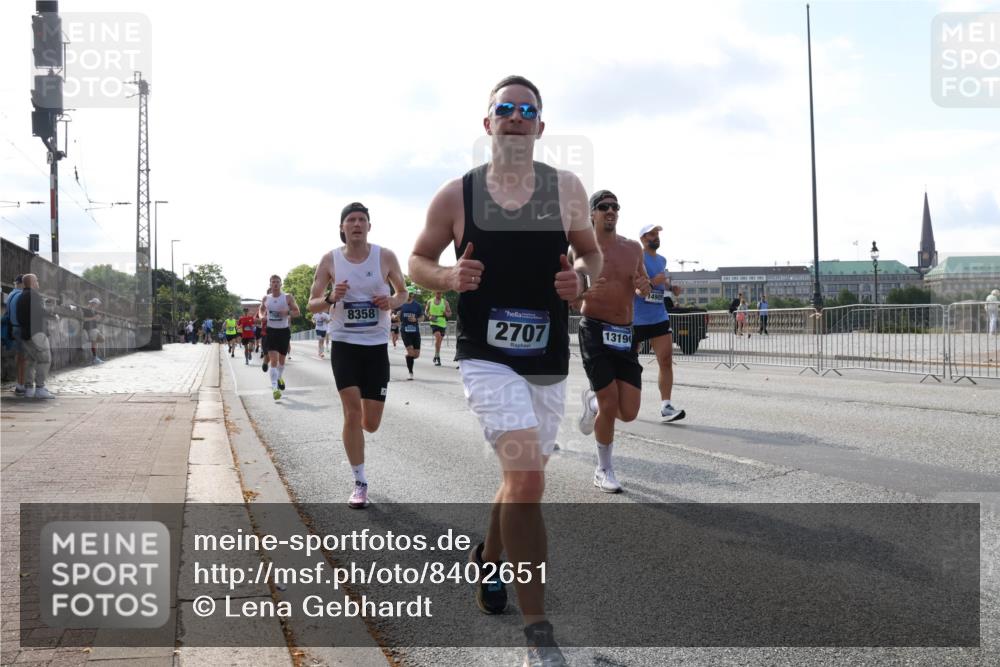 29.06.2025 - hella hamburg halbmarathon Lena Gebhardt http://msf.ph/oto/8402651 29.06.2025 09:49:10 Lombardsbrücke 8358, 2707, 13190, 1042, 1571, 1600, 1603, 2044, 2262, 2707, 2745, 2797, 2849, 2980, 3014, 3116, 3547, 4062, 4381, 4766, 5003, 5050, 5124, 5307, 5648, 5889, 6037, 6047, 6149, 6771, 6993, 7109, 7310, 7482, 7743, 7981, 8002, 8121, 8358, 8571, 9640, 9643, 10190, 10369, 10451, 10738, 10877, 11106, 11177, 11423, 11447, 11952, 12044, 12088, 12091, 12098, 12168, 12739, 13064, 13137, 13158, 13190, 13372, 13755, 13900, 13940, 14075, 14311, 14603, 14667 meine-sportfotos.de
