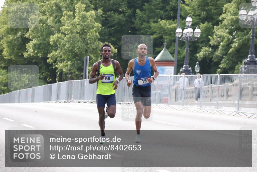 29.06.2025 - hella hamburg halbmarathon Lena Gebhardt http://msf.ph/oto/8402653 29.06.2025 09:31:26 Lombardsbrücke 58, 15, 1, 2, 4, 5, 6, 7, 8, 9, 10, 11, 13, 16, 22, 23, 25, 59 meine-sportfotos.de