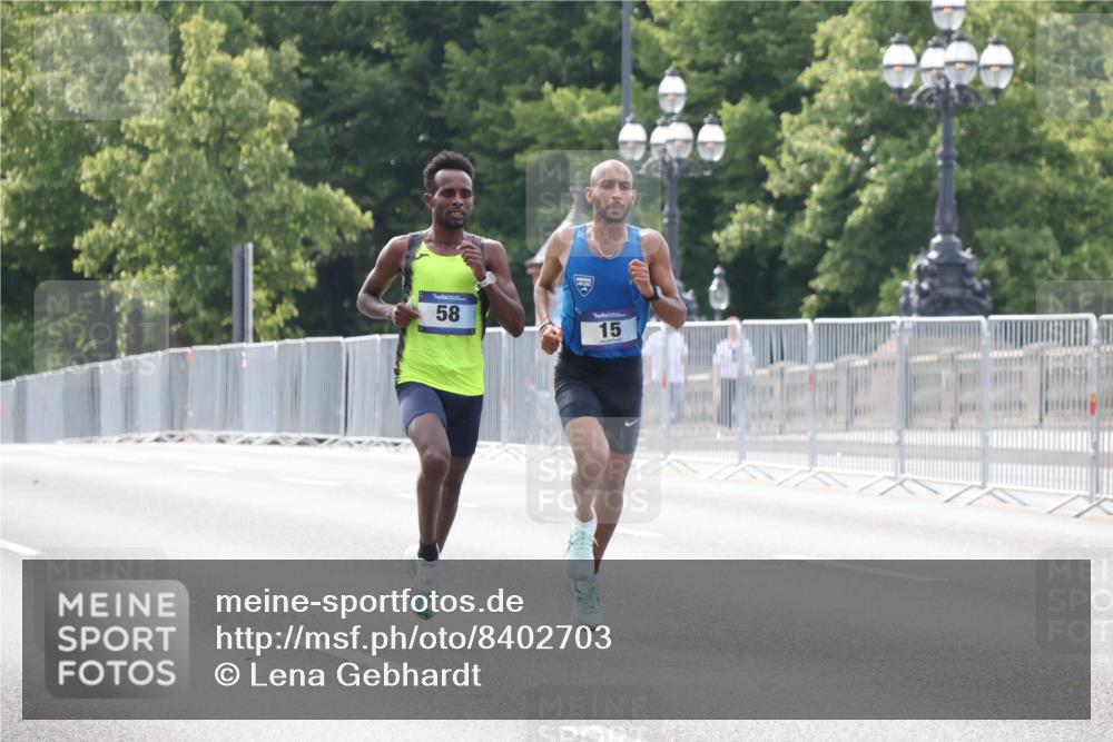 29.06.2025 - hella hamburg halbmarathon Lena Gebhardt http://msf.ph/oto/8402703 29.06.2025 09:31:27 Lombardsbrücke 58, 15, 1, 2, 4, 5, 6, 7, 8, 9, 10, 11, 13, 16, 22, 23, 25, 59 meine-sportfotos.de