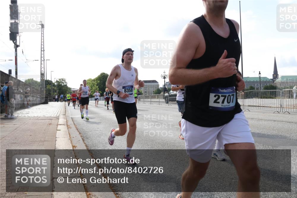 29.06.2025 - hella hamburg halbmarathon Lena Gebhardt http://msf.ph/oto/8402726 29.06.2025 09:49:10 Lombardsbrücke 17097, 8358, 2707, 1042, 1571, 1600, 1603, 2044, 2262, 2707, 2745, 2797, 2849, 2980, 3014, 3116, 3547, 4062, 4381, 4766, 5003, 5050, 5124, 5307, 5648, 5889, 6037, 6047, 6149, 6771, 6993, 7109, 7310, 7482, 7743, 7981, 8002, 8121, 8358, 8571, 9640, 9643, 10190, 10369, 10451, 10738, 10877, 11106, 11177, 11423, 11447, 11952, 12044, 12088, 12091, 12098, 12168, 12739, 13064, 13137, 13158, 13190, 13372, 13755, 13900, 13940, 14075, 14311, 14603, 14667 meine-sportfotos.de