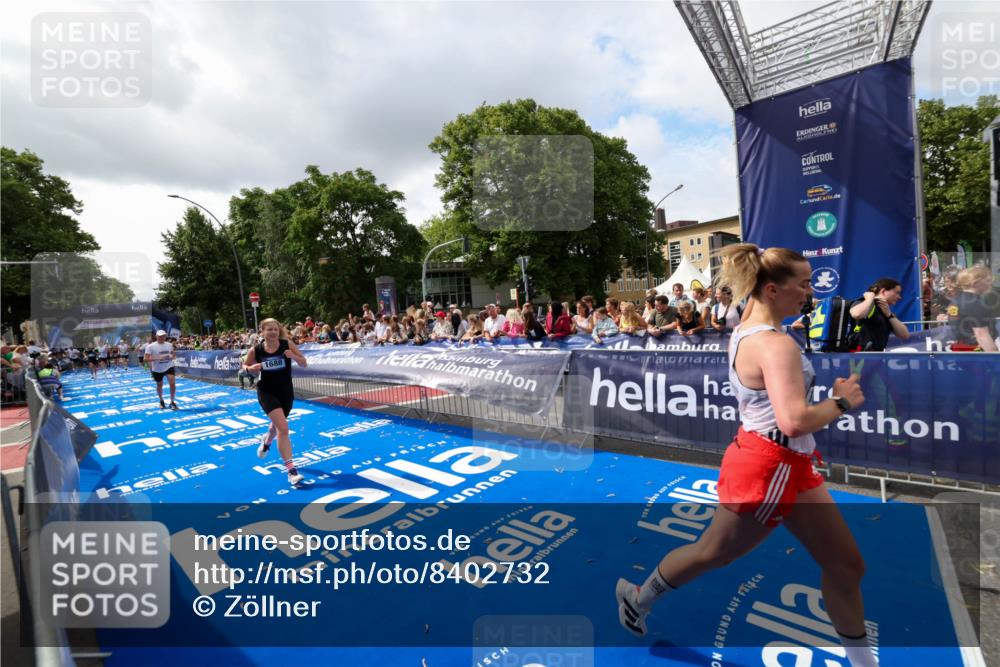 29.06.2025 - hella hamburg halbmarathon Zöllner http://msf.ph/oto/8402732 29.06.2025 10:38:23 Ziel 1042, 1688, 3431, 6095, 7110, 8002, 18584, 18761 meine-sportfotos.de